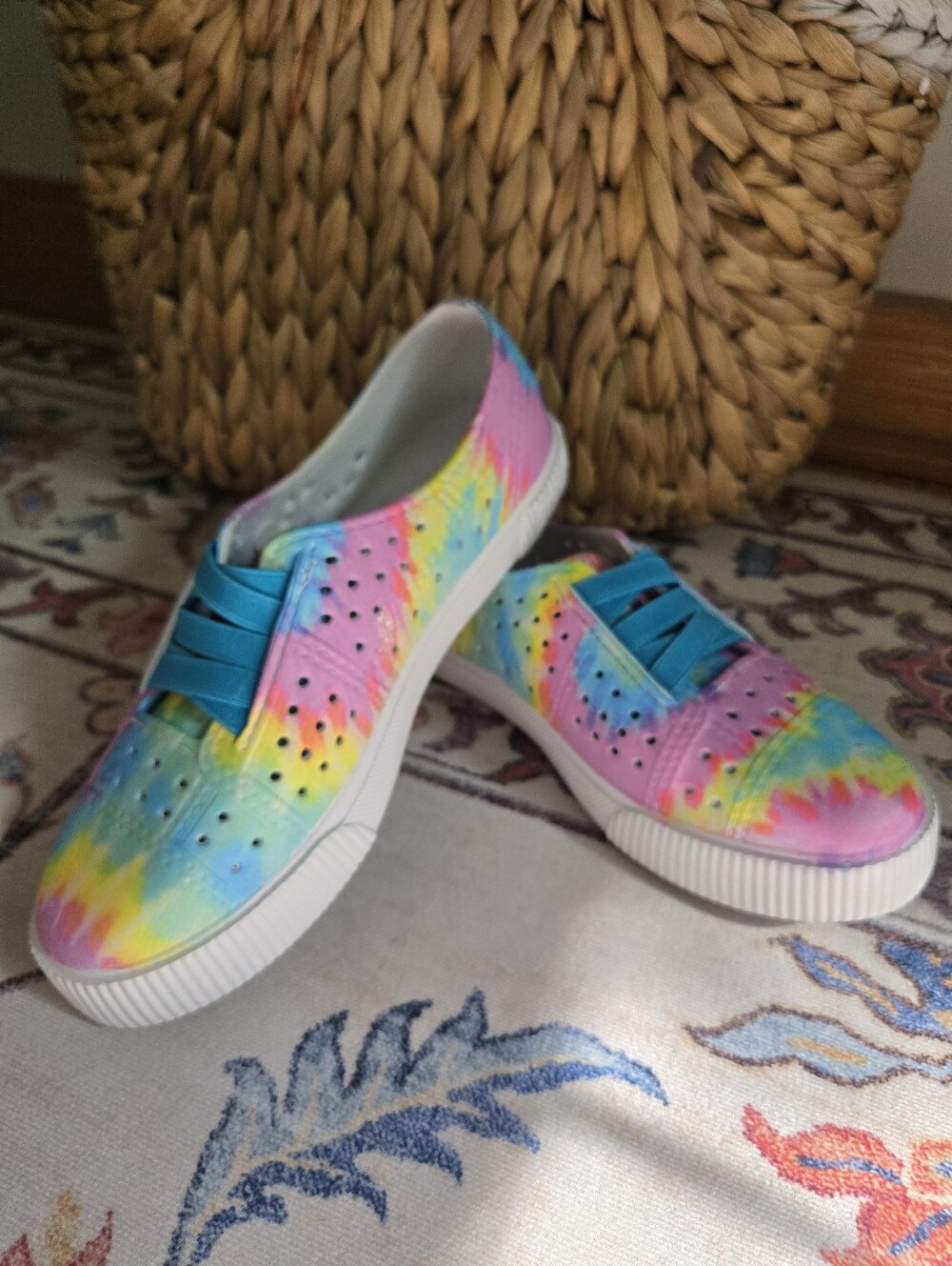 BLOWFISH Kids Tie-Dye Slip-On Sneakers with Teal Elastic Laces Girls Size 3
